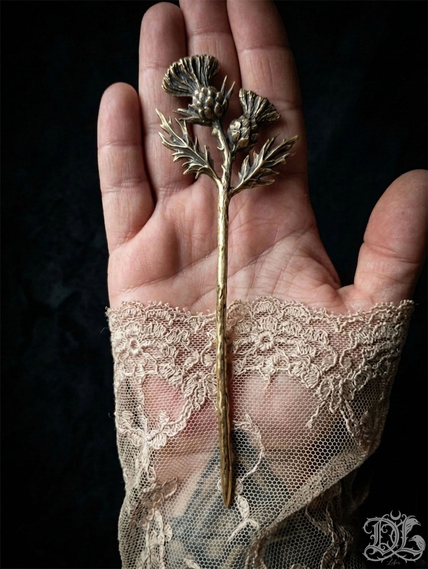 Thistle hairpin
