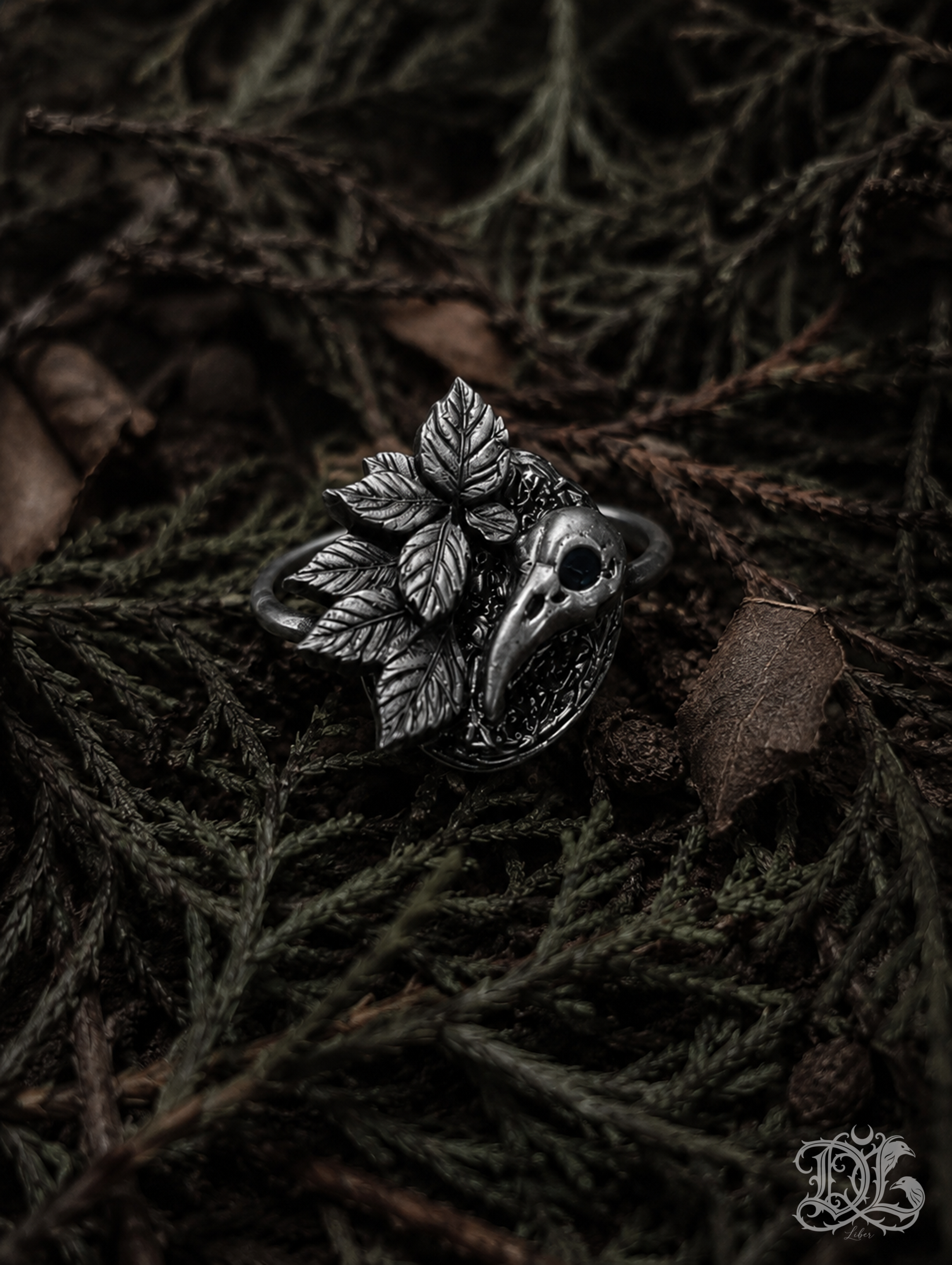 RAVEN'S REQUIEM RING