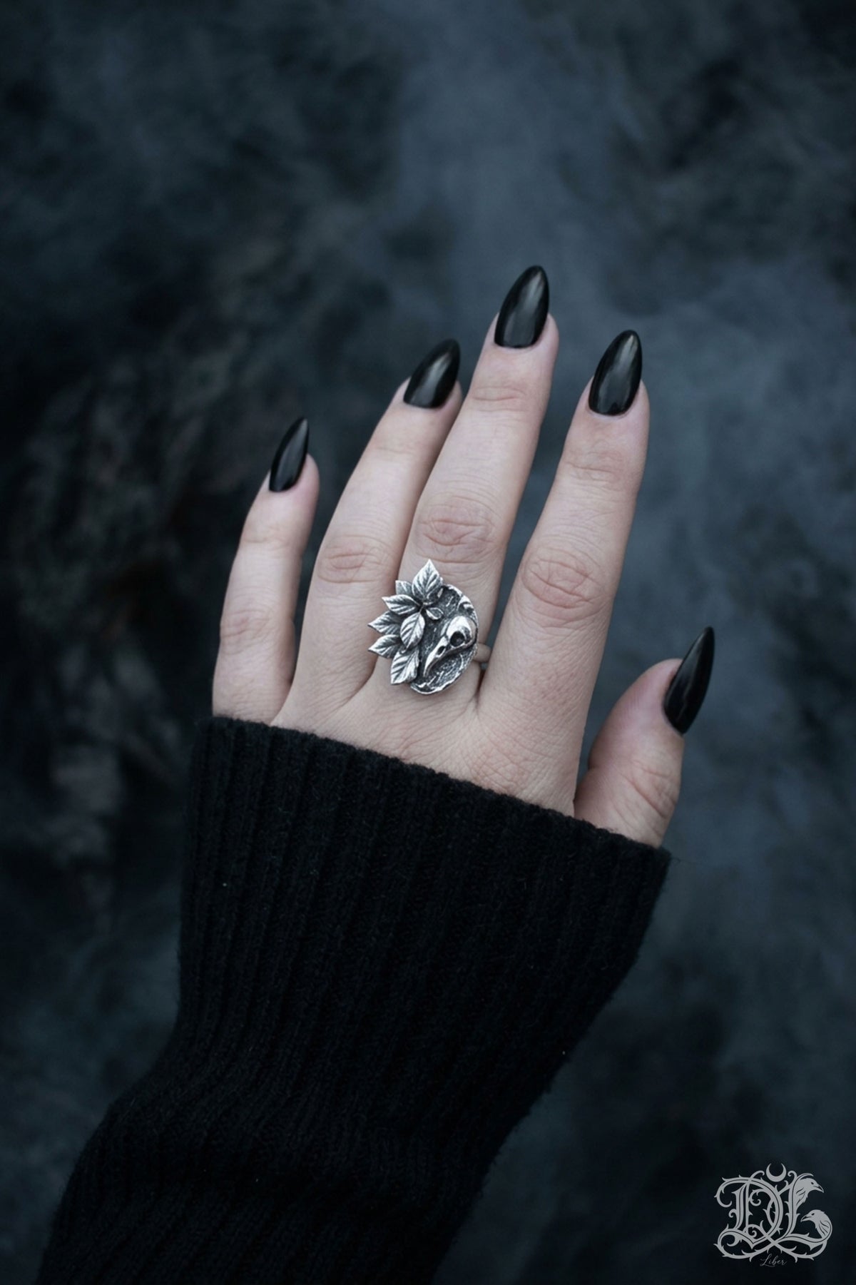 RAVEN'S REQUIEM RING