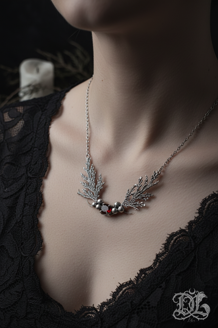 Collar ciprés sobre cuello busto